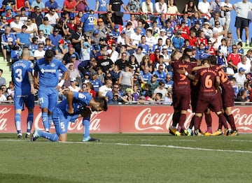 Getafe 1-2 Barcelona | Paulinho, uno de los fichajes más discutidos del Barça (40 millones), salió en el 76' y remontó en el 84'. 