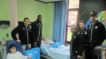 Dairis Bertans recae de su lesión y no jugará más en 2014