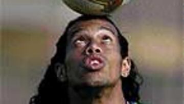 <b>ÉL NO FALTA</B>. Ronaldinho liderará a Brasil en este torneo.
