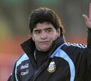 Maradona es operado tras ser mordido por un perro