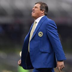 Miguel Herrera: "Hay dos rojas, una para cada uno y un penal"