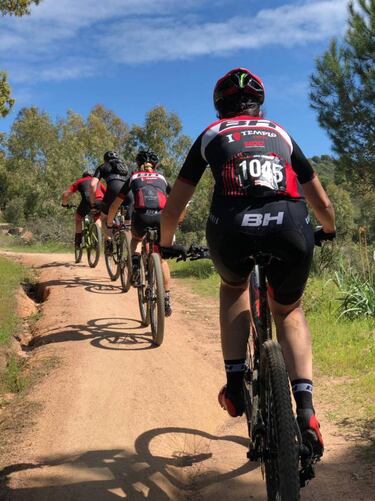 Coloma: "Creo que a Contador le apetece venir al mountain bike"