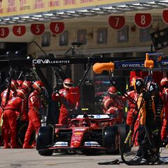 Podio gris de Sainz y día negro para Alonso