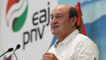 El presidente del EBB de EAJ-PNV, Andoni Ortuzar, interviene durante un acto político del PNV, a 1 de septiembre de 2023, en Zarautz, Guipúzcoa, País Vasco (España). Este acto da inicio al curso político. Esta es la primera reunión del nuevo curso político, en la que se ha informado de los acuerdos adoptados.
01 SEPTIEMBRE 2023;CURSO;POLÍTICO;REUNIÓN;ACUERDOS;PNV
Unanue / Europa Press
01/09/2023