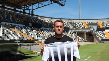 El Badajoz aparta al jugador Isaac Aketxe tras el altercado con la Polic¨ªa Local