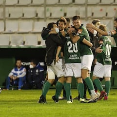 El Racing también se escapa y la salvación del Depor se complica