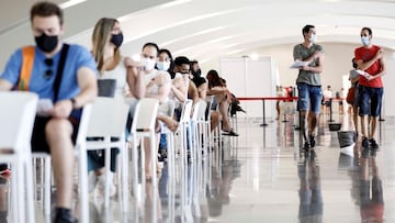 Preocupante hallazgo sobre la variante Delta: se transmite entre los vacunados