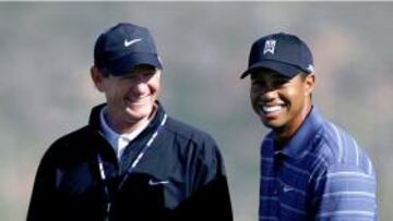 Tiger habla con Haney.