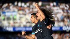 Alexis Sanchez y Matteo Guendouzi celebran el segundo gol del Marsella.