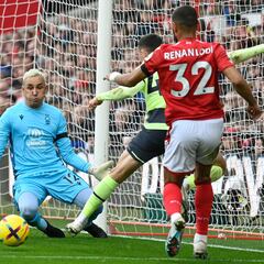 Keylor Navas enciende la Premier