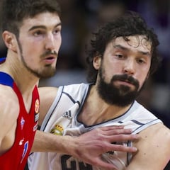 El Barcelona tienta a De Colo con una camiseta del equipo