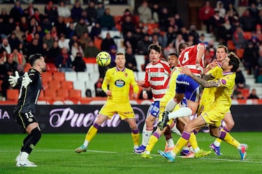 Aprobados y suspensos del Granada: Izan González se suelta el pelo