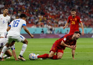 Lo cometió Duarte después de golpear en el pie derecho de Jordi Alba dentro del área.