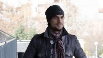 <b>EL 'KILLER', A PUNTO. </b>Osvaldo pasea por la grada de Sant Adrià.