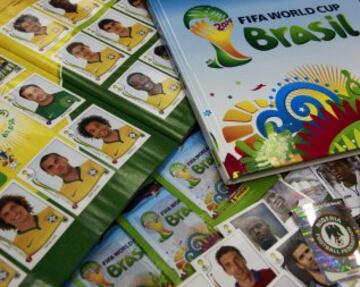 Los cromos de los jugadores del mundial de Brasil 2014 se realizan en la fábrica de la editorial italiana Panini, en en el Centro empresarial de Tamboré, al norte de Sao Paulo.