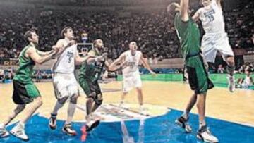 <b>NOCHE CRUCIAL. </b>El Palacio Vistalegre acoge hoy un emocionante y decisivo quinto asalto entre Real Madrid y DKV Joventut, mientras Tau y Winterthur deciden en Vitoria.