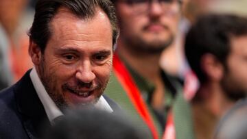 El ministro de Transportes del Gobierno de España, Óscar Puente, durante los premios Rosa Manzano en el primer día del 41 Congreso Federal del PSOE en el Palacio de Congresos y Exposiciones, a 29 de noviembre de 2024 en Sevilla (Andalucía, España). El PSOE inicia, hoy viernes, su 41 Congreso Federal en el que el partido cerrará filas y se volcará en apoyar a su líder, el presidente del Gobierno y secretario general, Pedro Sánchez.
29 NOVIEMBRE 2024
Joaquin Corchero / Europa Press
29/11/2024