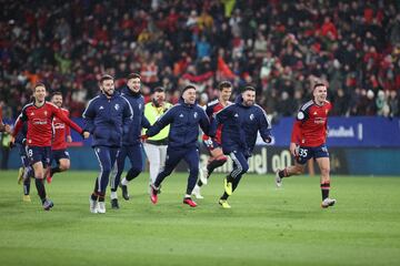 La fiesta del conjunto rojillo tras terminar el partido.