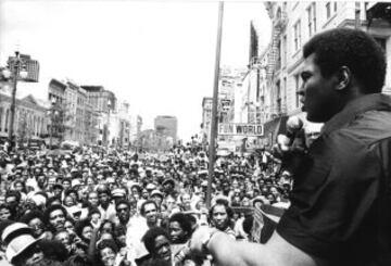 Muhammad Ali se convirtió en una figura con mucha influencia en la política, en las luchas sociales o humanitarias de la época. Sobre todo fue referencia para todos los afrodescendientes.  