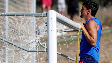 Stefan Savic, durante un entrenamiento del Atlético.