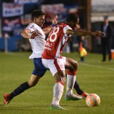 Santa Fe vence 2-0 a Nacional en Montevideo