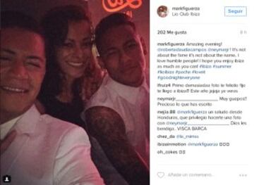 Neymar disfruta de sus vacaciones en Ibiza