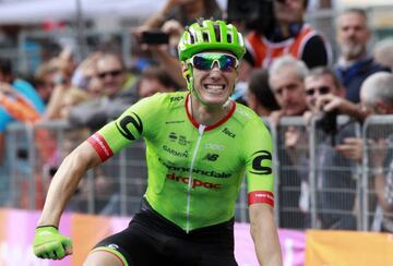 Pierre Rolland wins stage 17 of the Giro d'Italia