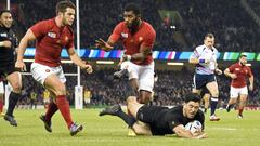 Nehe Milner-Skudder anota un ensayo durante el partido de cuartos de final entre Nueva Zelanda y Francia en la Copa del Mundo de Rugby de 2015.