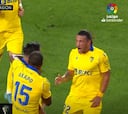 La locura de golazo de Lucas Pérez para dar aire al Cádiz: merece mucho la pena verlo
