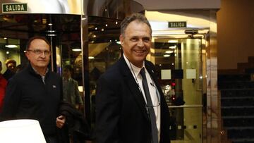Joaquín Caparrós, que entrenó al Deportivo dos temporadas, a su llegada al hotel.
