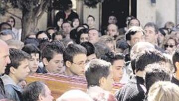 <b>TRISTEZA.</b> El pueblo de Benavente despidió emocionado a Nicolás Barrientos Rodríguez.