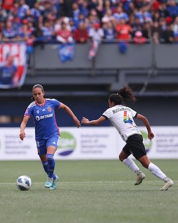 Bárbara Sánchez en el duelo ante Santiago Morning en La Florida