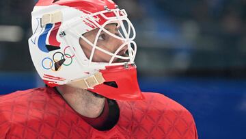 El portero ruso de hockey hielo Ivan Fedotov, durante un partido en los Juegos Olímpicos de Invierno de Pekín 2022.