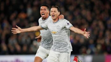 Soccer Football - Premier League - Crystal Palace v Manchester United - Selhurst Park, London, Britain - March 5, 2018 Manchester United's Nemanja Matic celebrates scoring their third goal with Chris Smalling REUTERS/David Klein EDITORIAL USE ONLY. No use