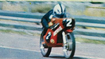 Ángel Nieto en plena carrera de 125cc.