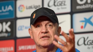 PALMA, 27/10/2022.- El entrenador del RCD Mallorca, Javier Aguirre Rueda, durante la rueda de prensa que ofreció este jueves en Palma de previa al partido que el equipo disputa contra el RCD Espanyol. EFE/ATIENZA
