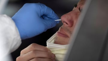 Las familias estadounidenses ya pueden solicitar pruebas de detección de COVID-19 gratis a domicilio. Te explicamos cómo reclamarlas.