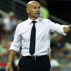 UEFA no autoriza a Almirón entrenar en España: Jémez se acerca más a Las Palmas