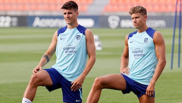 Morata y Llorente, en una sesi¨®n del Atl¨¦tico de Madrid en Los ?ngeles de San Rafael. Simeone prob¨® con ¨¦l como titular.