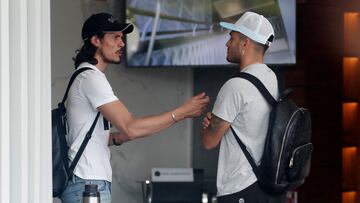 29/08/22 VALENCIA CF
HOTEL SH ALAMEDA PALACE
LLEGADA FICHAJE NUEVO JUGADOR
EDINSON CAVANI MAXI GOMEZ
PAISANO CALLE