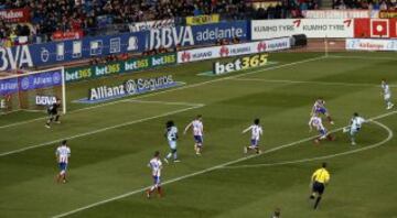 Trashorras marca el 2-1.