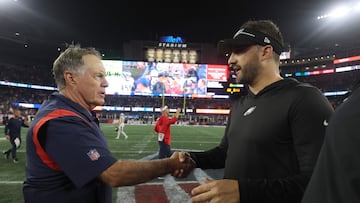 FOXBOROUGH, MASSACHUSETTS - SEPTEMBER 10: Head coach Bill Belichick of the New England Patriots and head coach Nick Sirianni of the Philadelphia Eagles shake hands after Philadelphia's 25-20 winat Gillette Stadium on September 10, 2023 in Foxborough, Massachusetts.   Adam Glanzman/Getty Images/AFP (Photo by Adam Glanzman / GETTY IMAGES NORTH AMERICA / Getty Images via AFP)