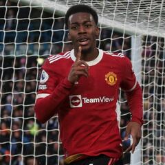 Eto'o enreda con la nueva perla del United