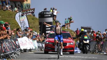 Evenepoel va sobrado y se corona en el Picón Blanco