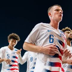 Chris Durkin salta como titular con el Sint-Truiden de Bélgica