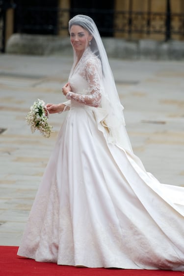 The Queen of England thought Meghan Markle’s wedding dress was inappropriate - and didn’t hold back