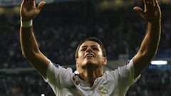 Javier &lsquo;Chicharito&rsquo; Hern&aacute;ndez luce camisa retro