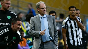 Brian Schmetzer, entrenador de Seattle Sounders, posterior a la derrota de su equipo 2-1 frente al Botafogo en el Mundial de Clubes.