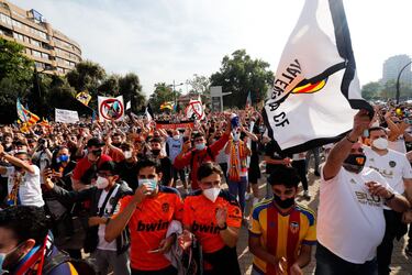 Manifestaci¨®n contra Peter Lim.