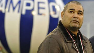 Chilavert en su estilo: atacó a Conmebol y apoyó a Cecilia Pérez